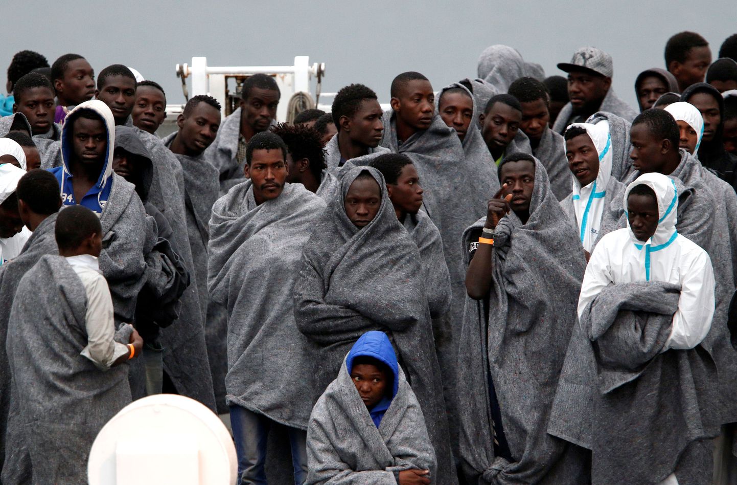 Migrandid pärast Itaalia piirivalve aluse randumist Catania sadamas Sitsiilias.