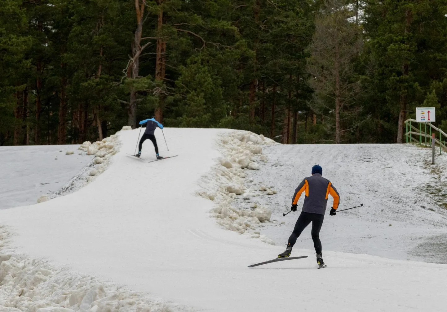 Jõulumäe tervisespordikeskuse 1,25kilomeetrisel suusaringil võistles 145 sportlast.