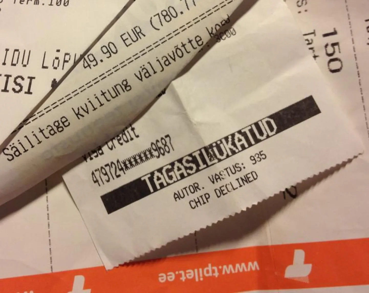 Ebaõnnestunud makse korral saab tšekilt teada vaid seda, et makse lükati tagasi, kuid selle põhjusena on antud vaid arusaamatu kood 935.