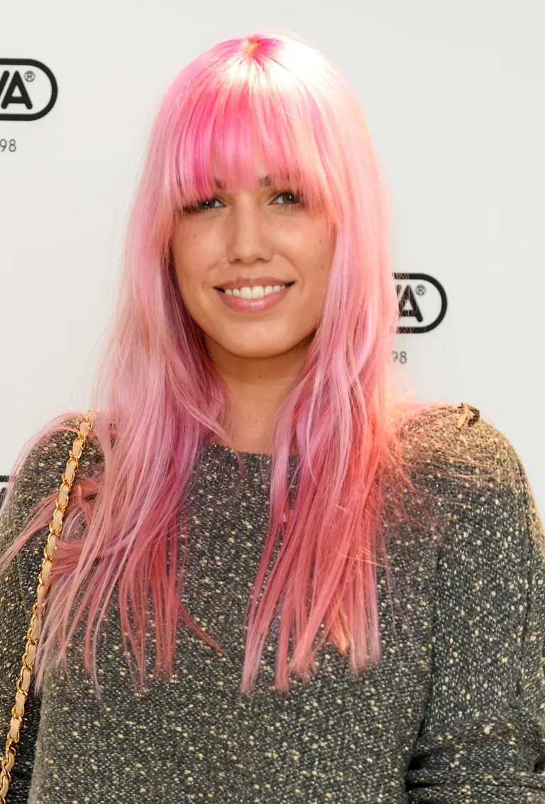 Roosad juuksed. Amber Le Bon