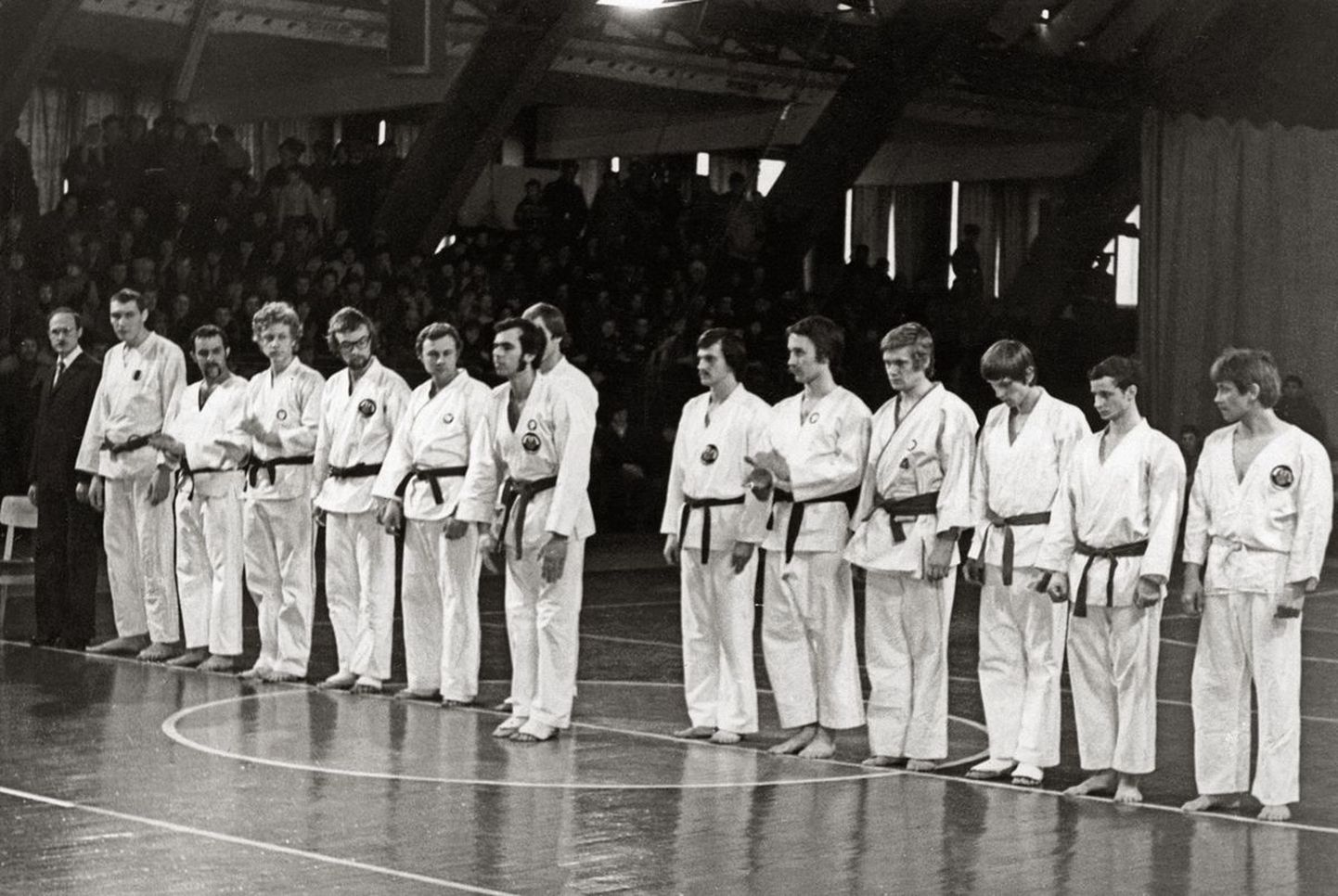 Ajalugu kordub: Tallinnas kohtuvad nagu 30 aastat tagasi Tallinna ja Moskva karate võistkonnad.