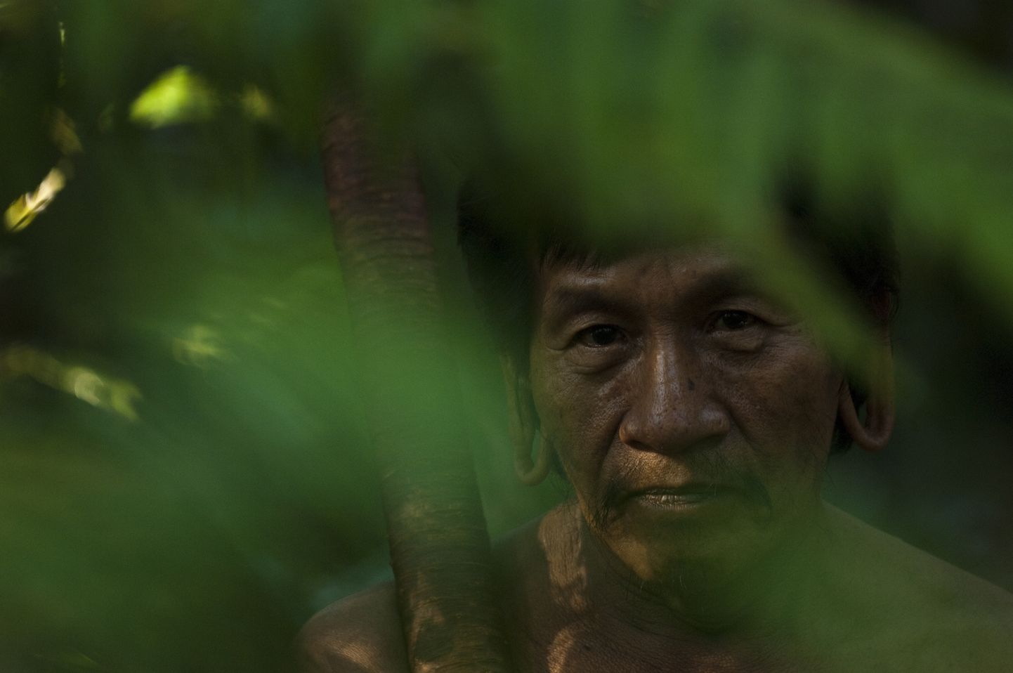 Amazonase põliselanik. Pilt on illustreeriv