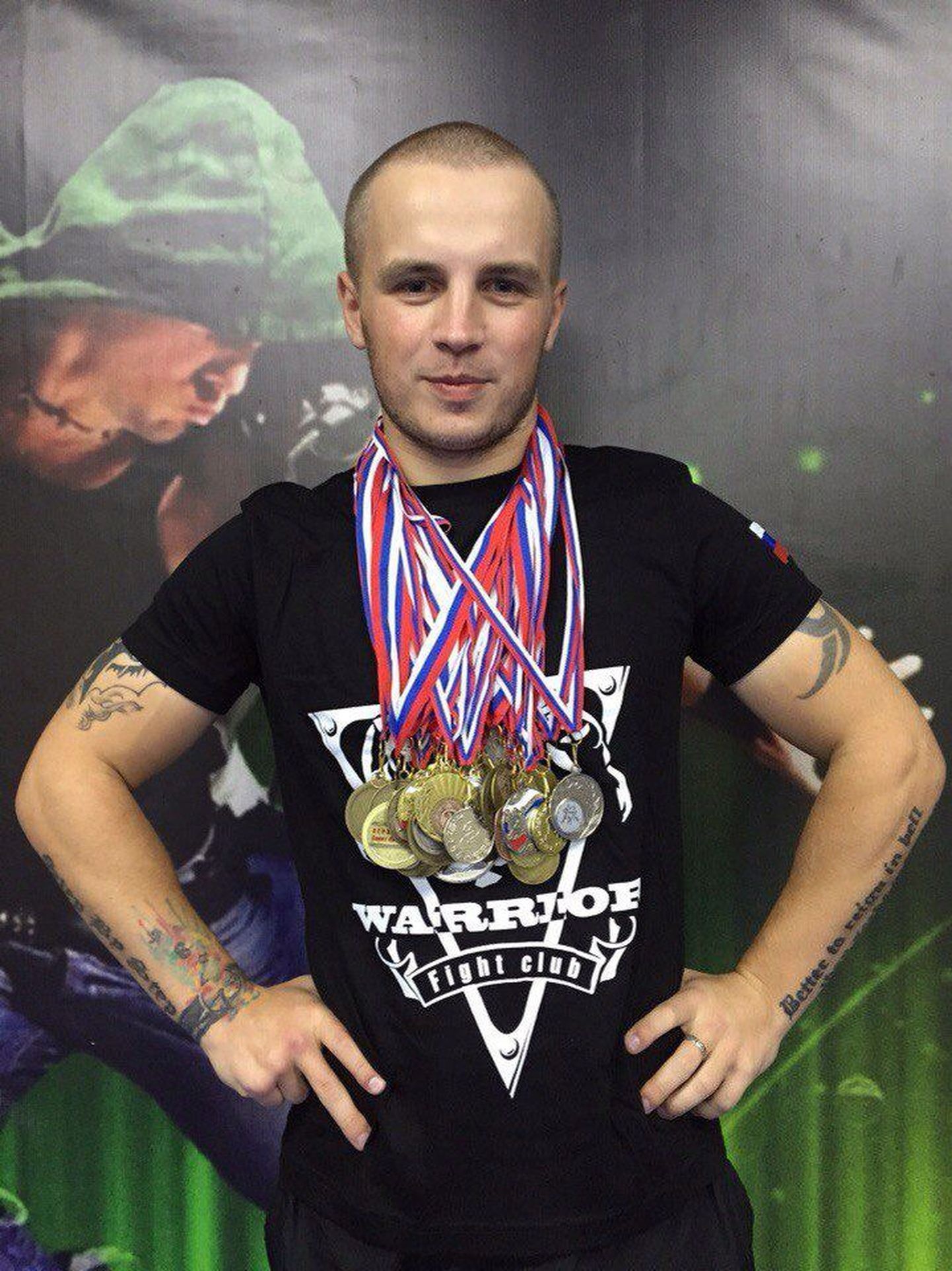 Чемпион России по рукопашному бою Денис Петров погиб при взрыве метро в Санкт-Петербурге.