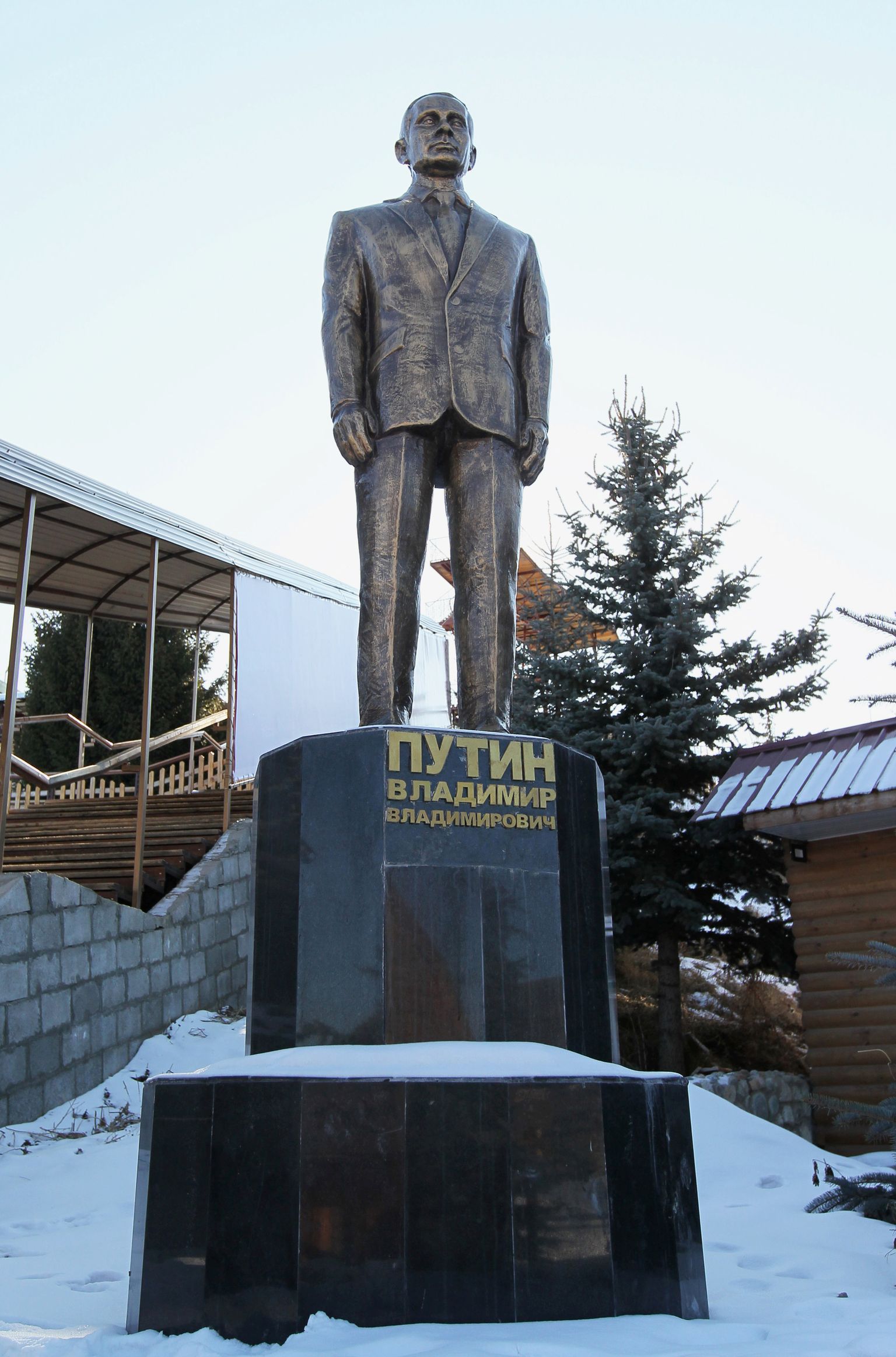 Venemaa presidendi Vladimir Putin kuju Kõrgõzstani Zili mäesuusakeskuses