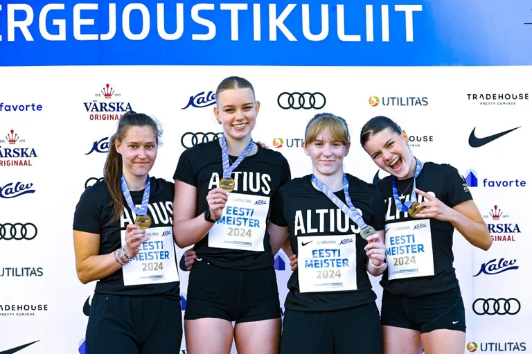 Altiuse võidukas väike-Rootsi jooksu tiim.