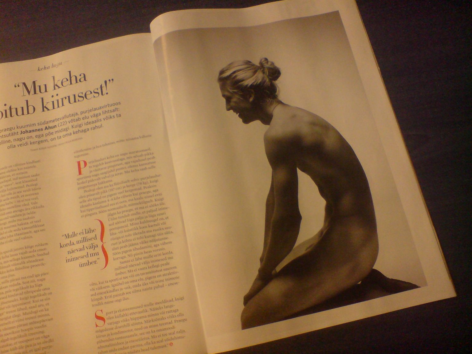 Johannes Ahun poseeris alasti naisteajakirjas 'Anne&Stiil'