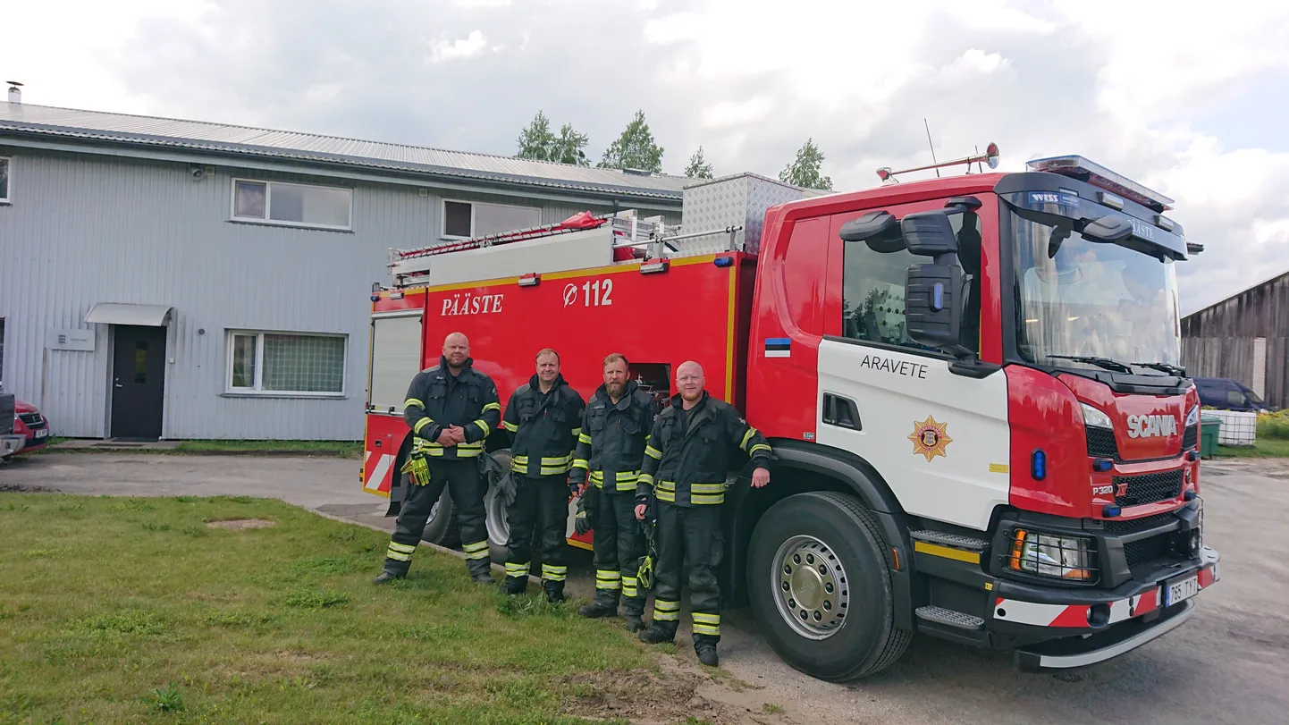 Aravete päästekomando päästeauto.