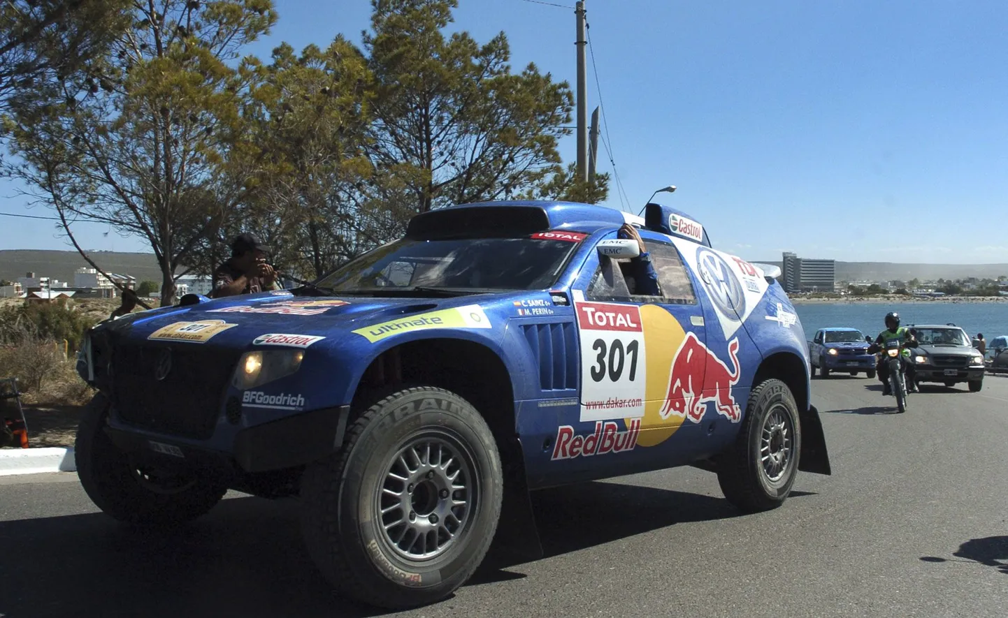Carlos Sainz ja kaardilugeja Michel Perin sõidavad Dakari rallil Volkswageniga