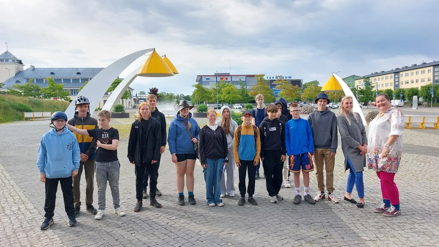 Malevlaste töökaid käsi ootavad spordikeskus, Pikk tänav, discgolfi rajad, bussiootepaviljonid ja teisedki Rakvere paigad.