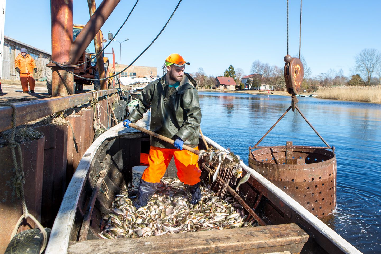 SADAM UUENEB: Kalur Sander Laid saab Nasva sadama uuenedes töötada ohutumates tingimustes.