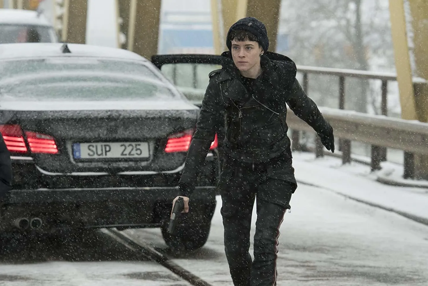 Claire Foy peaosalisena filmis «Tüdruk ämblikuvõrgus: See, mis ei tapa».