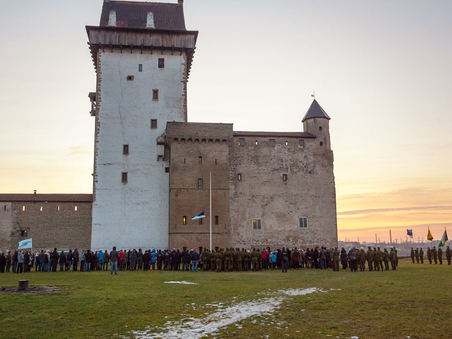 24. veebruari esimene lipuheiskamine toimub traditsiooniliselt Narvas linnuse juures.
ILJA SMIRNOV
