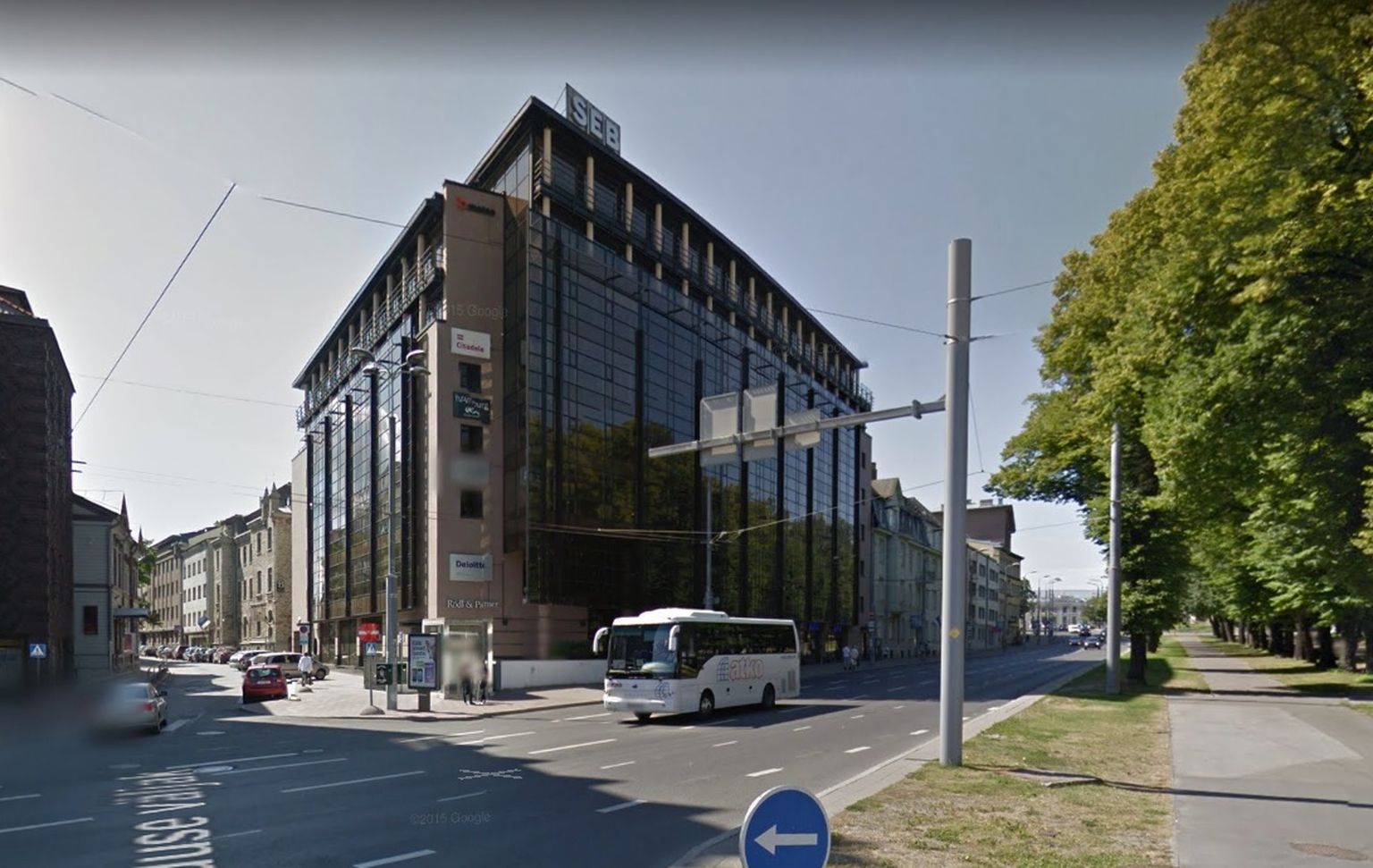 Roosikrantsi tänav 2-K326 on märgitud paljude riiulifirmade asukohaks.