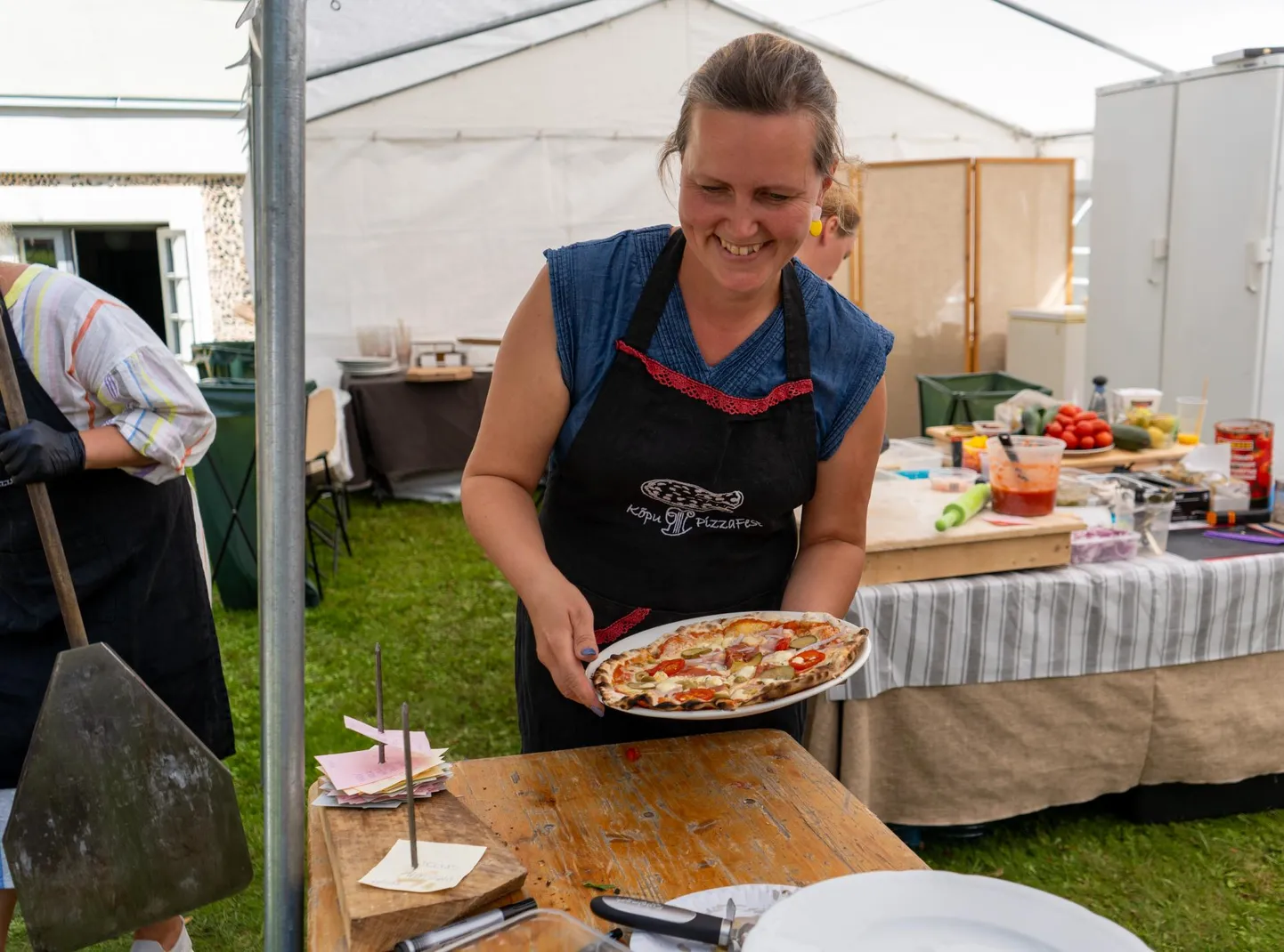 Üks jaanipikniku korraldajaid on Kadri Linder, kes varem on olnud seotud pitsafestivali korraldamisega.