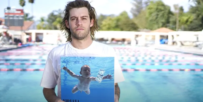 Spencer Elden täiskasvanuna ja neljakuusena Nirvana albumi kaanel