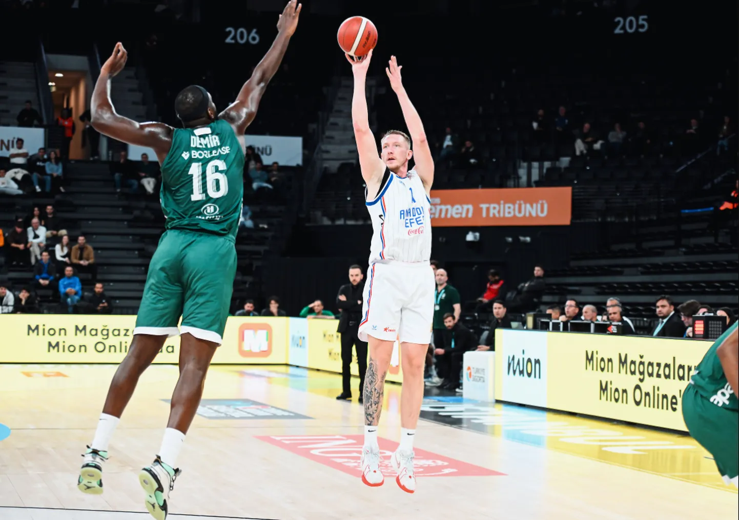Latvijas basketbolists Rolands Šmits