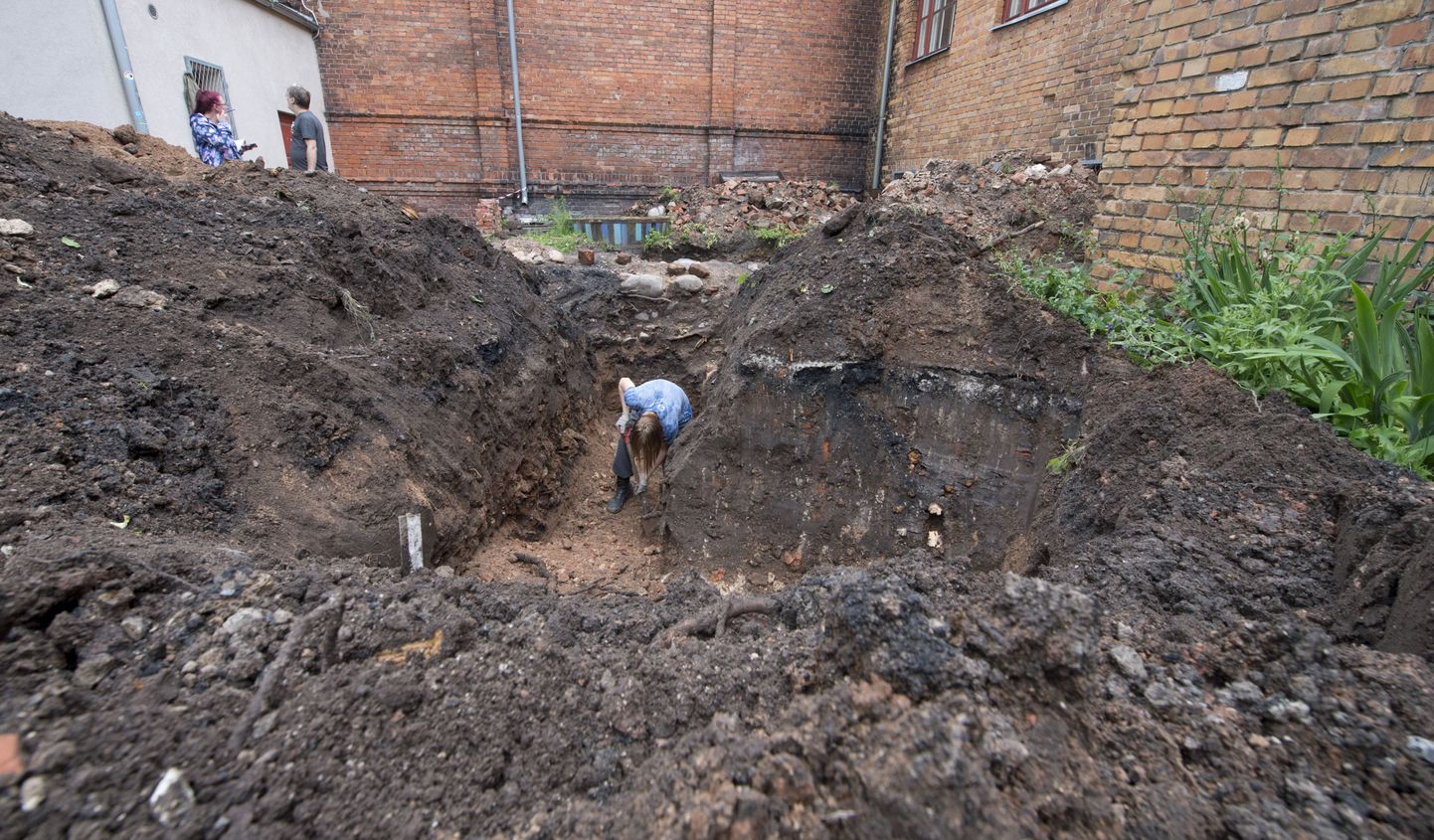 Arheoloogilised kaevamised Tartu Uue Teatri juures.