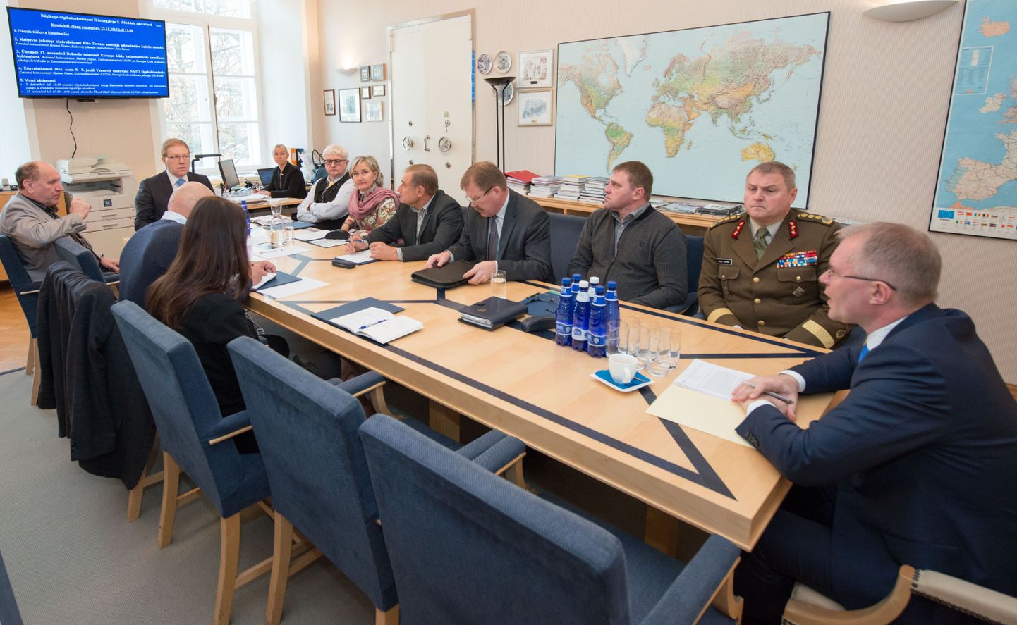 Riigikogu riigikaitsekomisjoni istung novembrist 2015: komisjon otsustas konsensuslikult toetada kindralleitnant Riho Terrase nimetamist kaitseväe juhataja ametikohale täiendavalt kaheks aastaks.