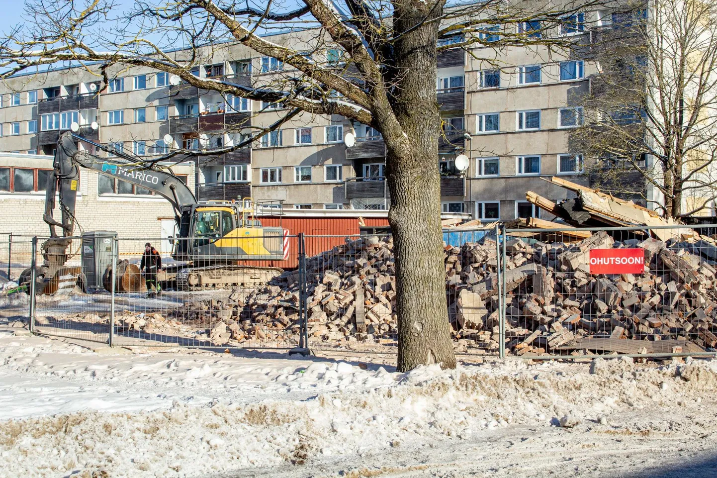 Eelmisel nädalal lammutatud hoone aadressil Vahtra 11 on esimene Valgas, mis leidis oma otsa rahandusministeeriumi katseprojekti toel.