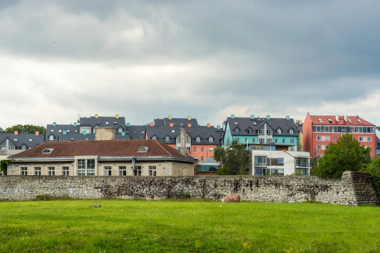 Korteriühistute fotokonkurss «Roheline õueala».