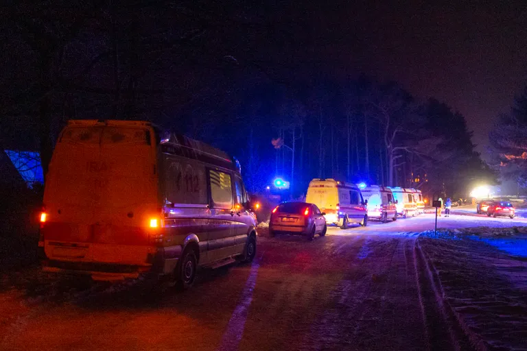 Kiirabiautod olid päästeoperatsiooni ajal järjekorras ootel.