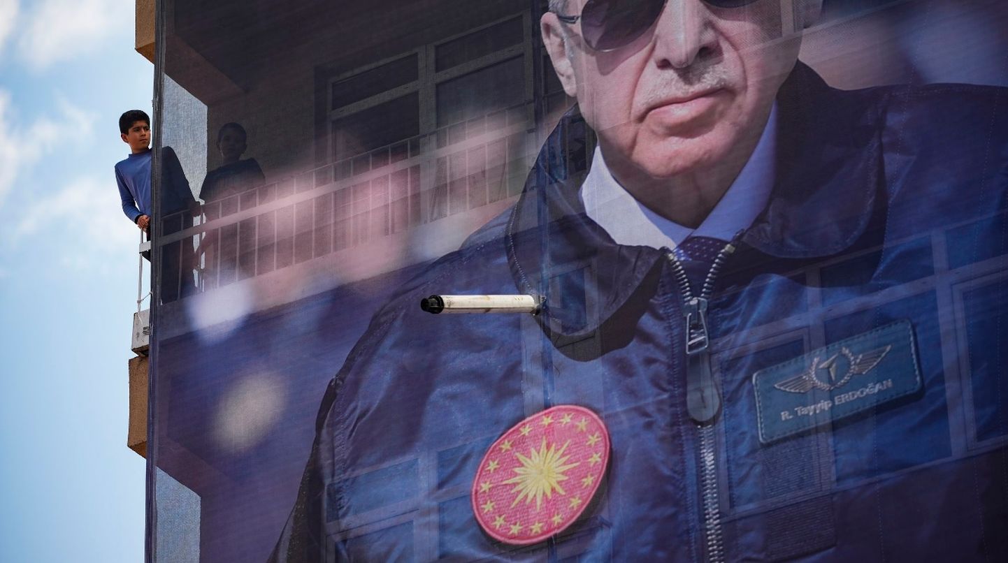 Предвыборный плакат с изображением президента Турции.