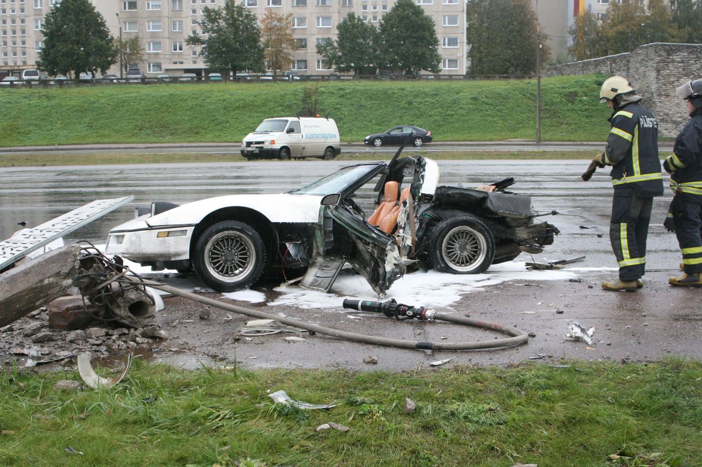 2011. aasta oktoobris toimus liiklusõnnetus Tallinnas Laagna teel, kus 26-aastane Jevgeni kaotas oma Chevrolet Corvette üle kiiruseületamise tõttu kontrolli, sõitis teelt välja ja paiskus vastu tänavavalgustuse posti. Juht suri haiglas.