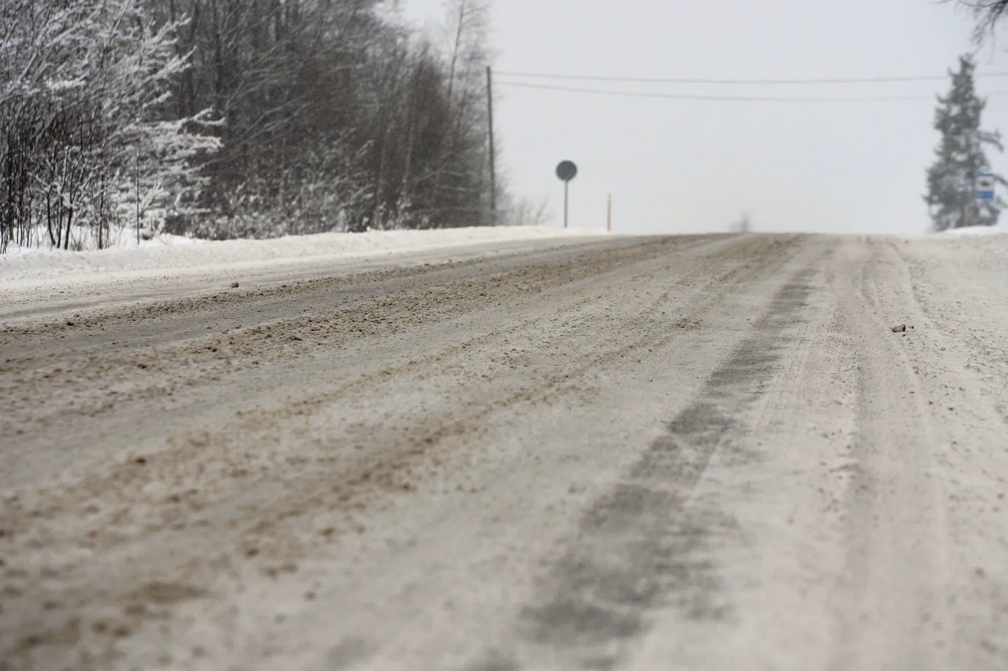 Lumine kõrvaltee.