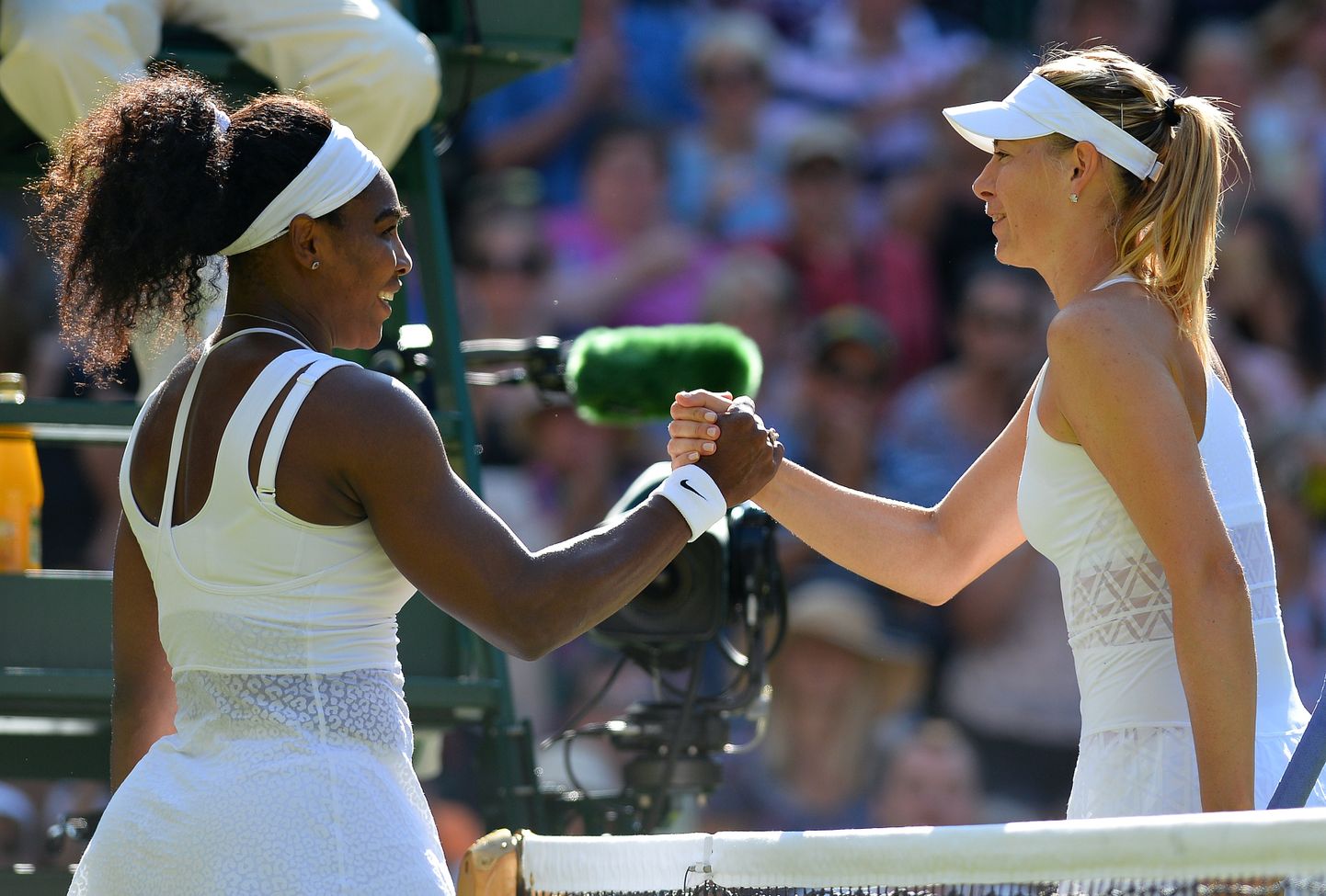 Serena Williams (vasakul) ja Maria Šarapova on tenniseväljakutel pidanud palju tuliseid lahinguid.