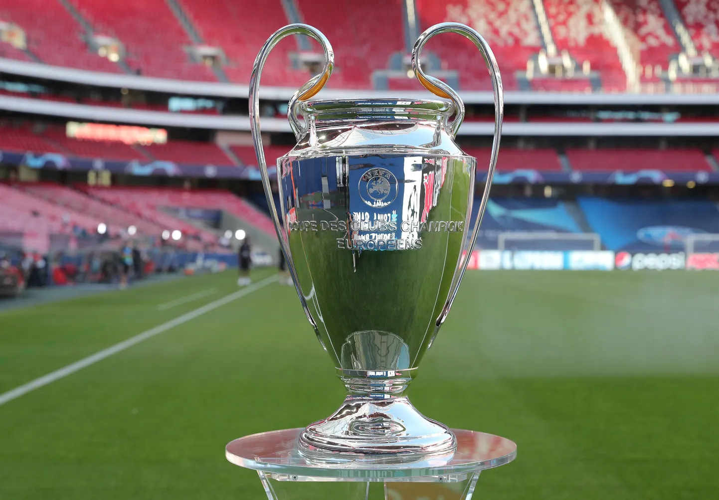 UEFA Čempionu līgas trofeja.