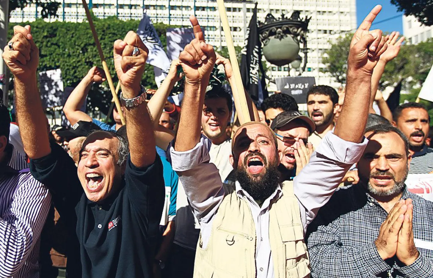 Meeleavaldused Tuneesia pealinna Tunise Habib Bourguiba avenüül on igapäevane nähtus.