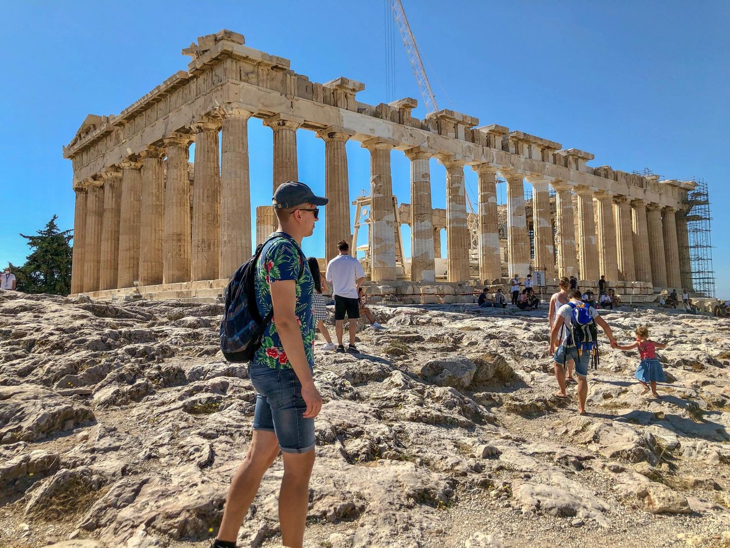 Isegi kuulsa Akropoli ümbrus oli turistidest üsna tühi.