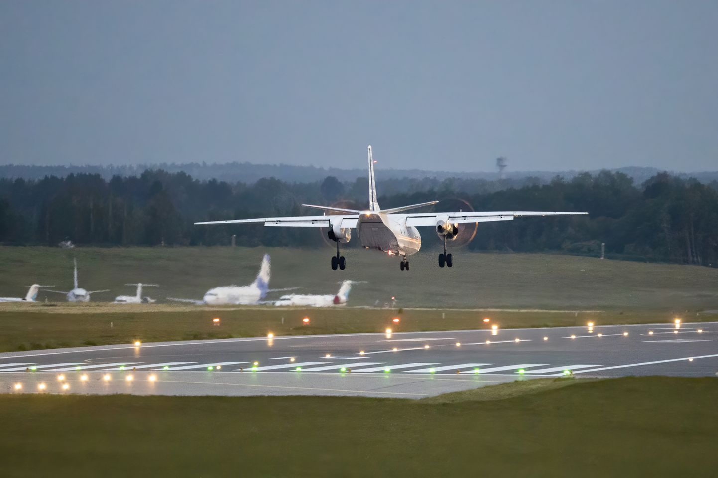 Antonov An-26 tõusmas õhku. Pilt on illustreeriv