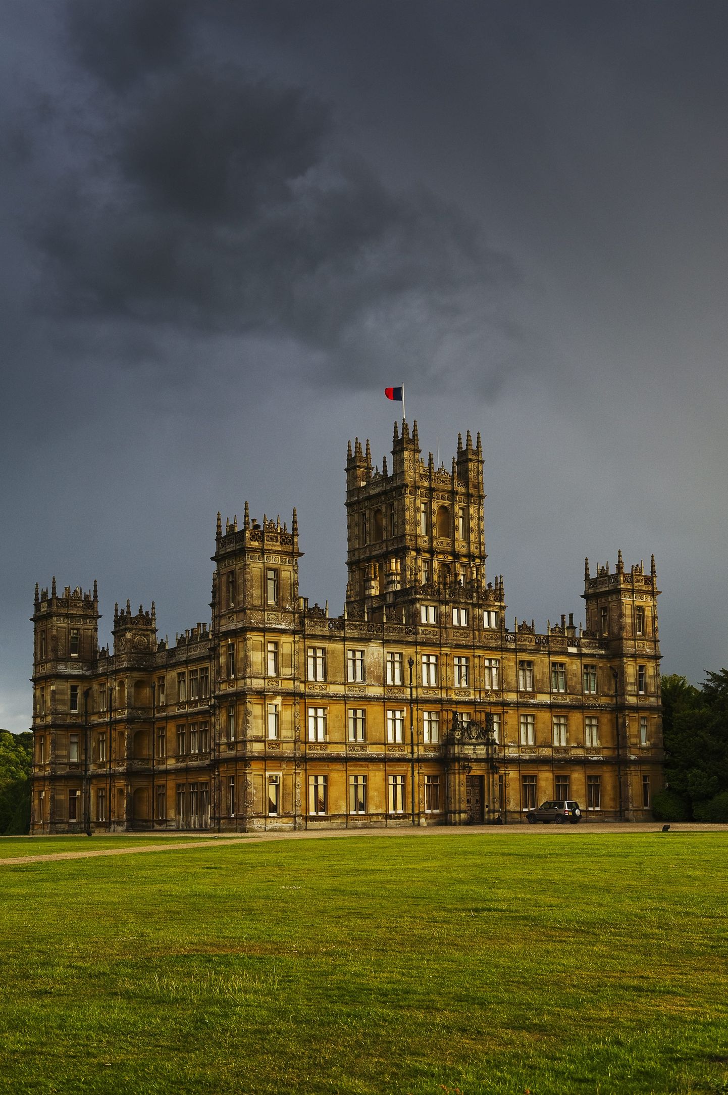 Seriaali ja filmi  «Downton Abbey» võttepaigaks olnud Highclere'i loss