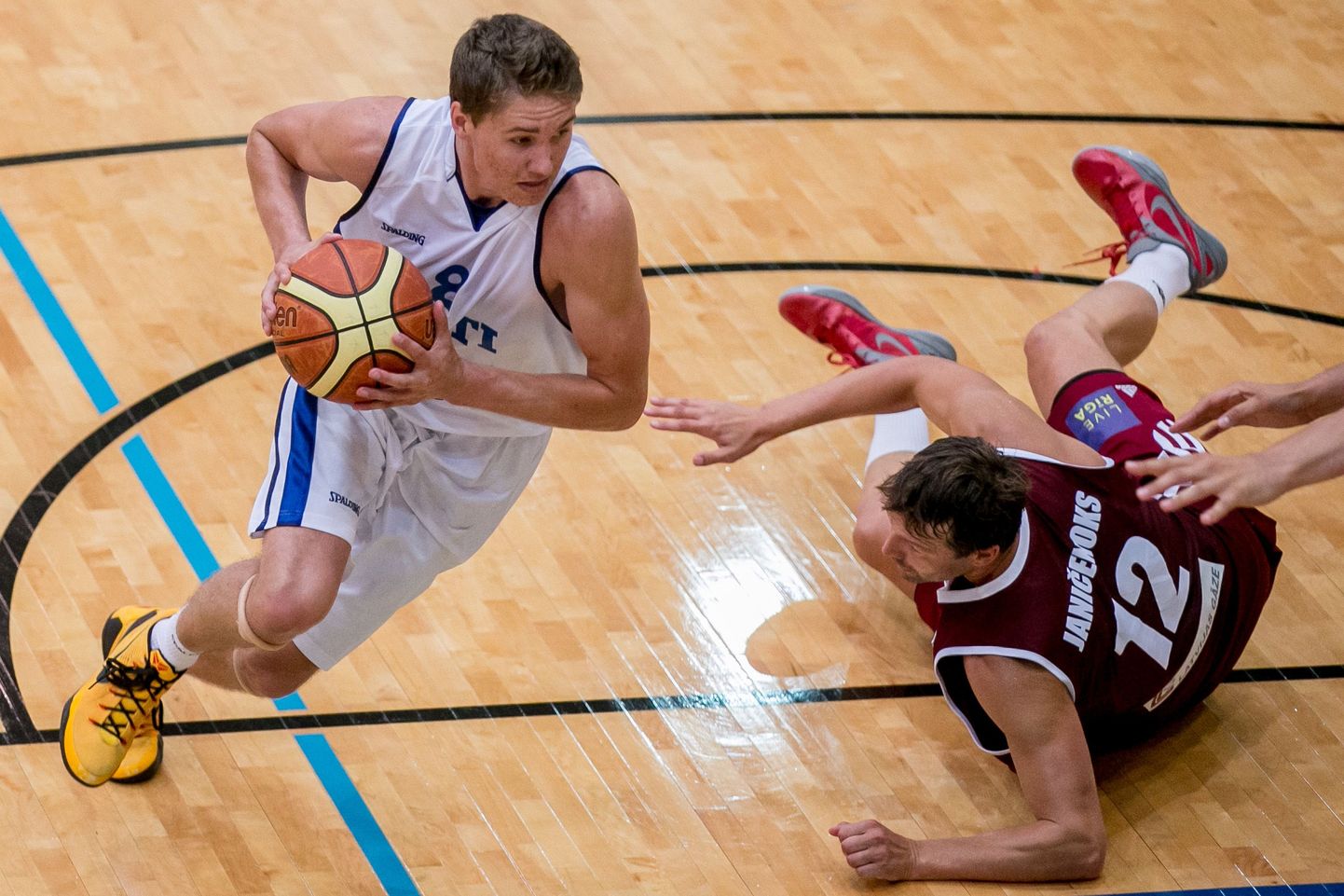 Один из лидеров студенческой сборной Эстонии по баскетболу - Янари Йыэсаар.