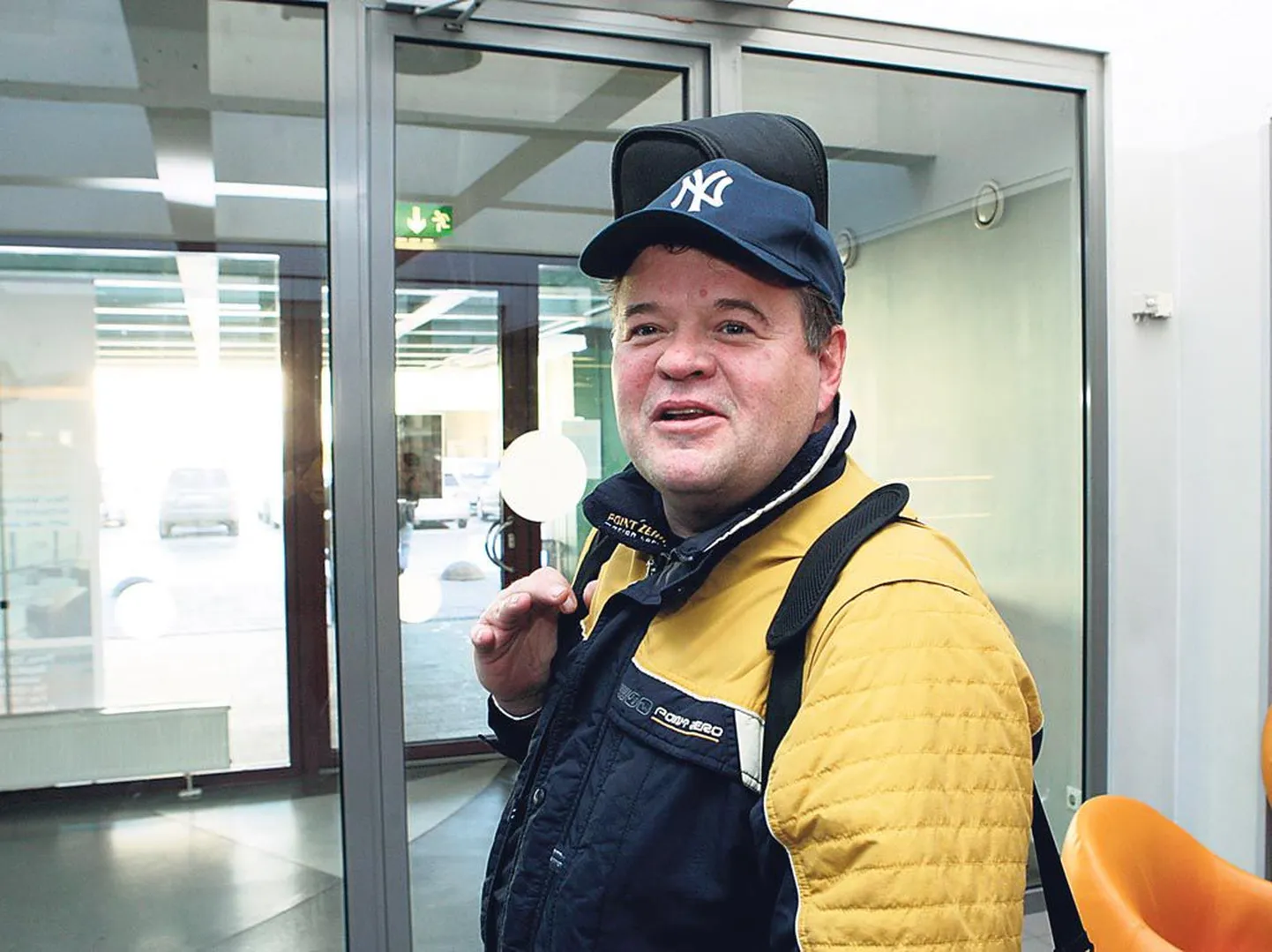 Viljo Tamm käib esinemas, kuhu kutsutakse, vahel üksi, vahel bändiga.