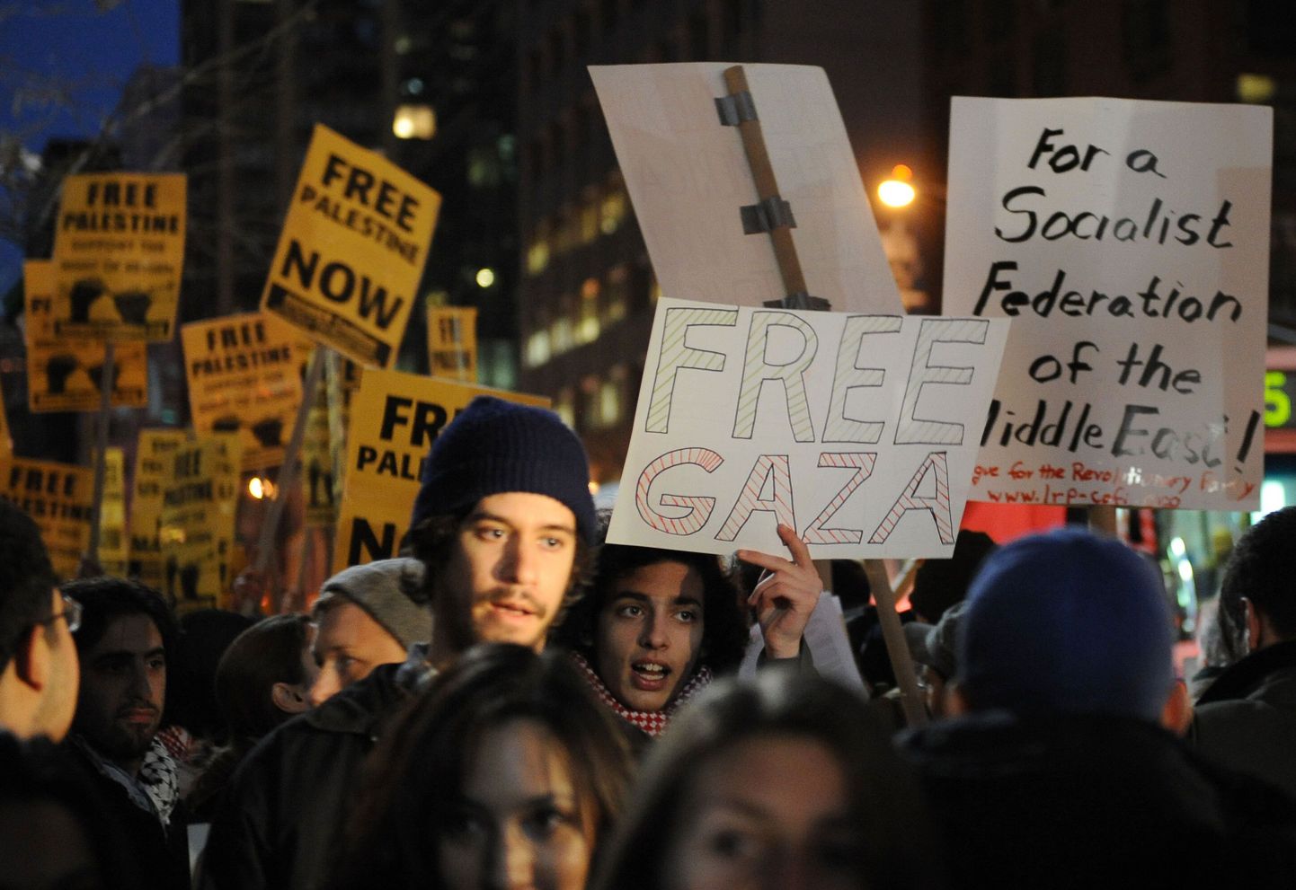 New Yorgis toimunud meeleavalduses nõuti Gaza ründamise lõpetamist. Selles osales ka mees, kelle plakatil seisis «Death to all Juice»