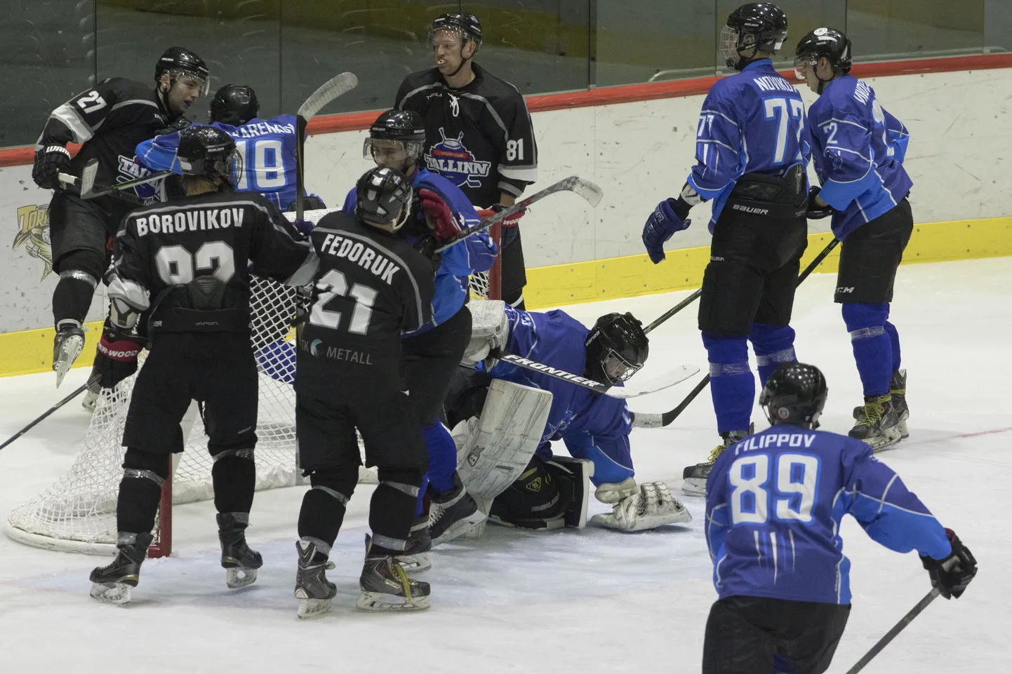 HC Tallinn (mustades vormides) sai tänavu pronksmedalid, Viking kohtub finaalseerias Narvaga.