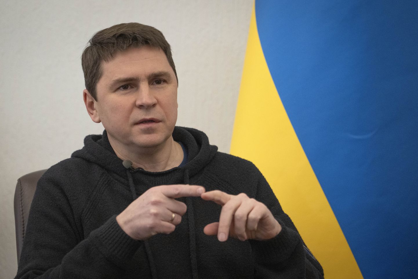 Ukrainas prezidenta biroja vadītāja padomnieks Mihailo Podoļaks.