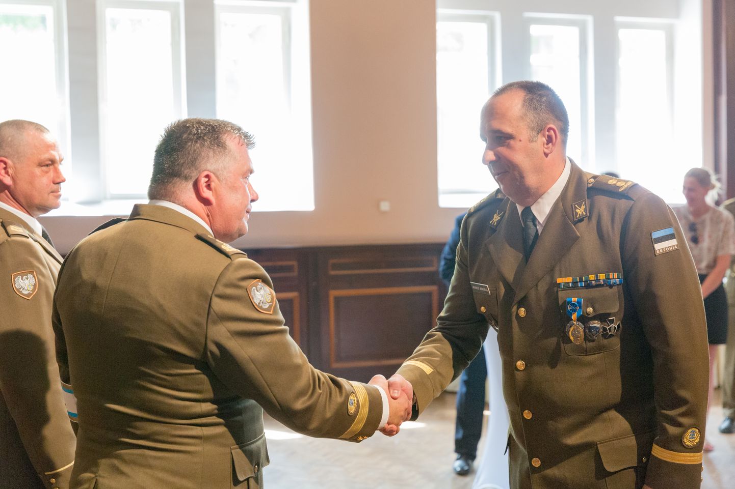 Tänavu 20. juunil tunnustas Võidupüha tähistamisel Kaitseliidu toonane ülem kindralmajor Meelis Kiili kolonelleitnant Jaanus Ainsalu (paremal) hea töö eest.