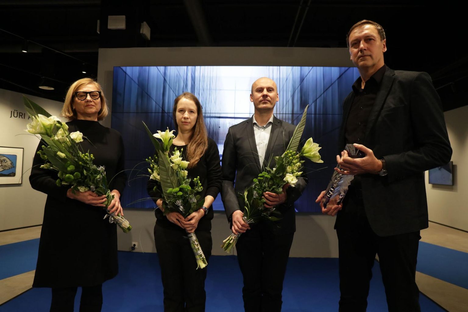 Postimehe 2018. aasta inimesteks kuulutati kommunismiohvrite memoriaali «Teekond» autorid Kalle Vellevoog, Jaan Tiidemann, Tiiu Truus, Kirke Kangro ja Lidia Zarudnaja. 