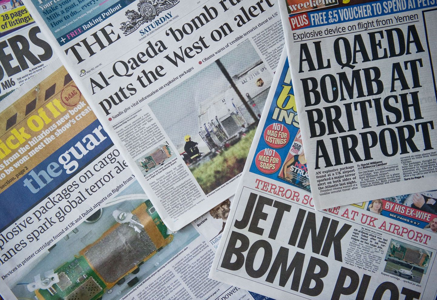 Briti ajalehtede esikaantel seostati lennukipommidega otsekohe al-Qaedat.