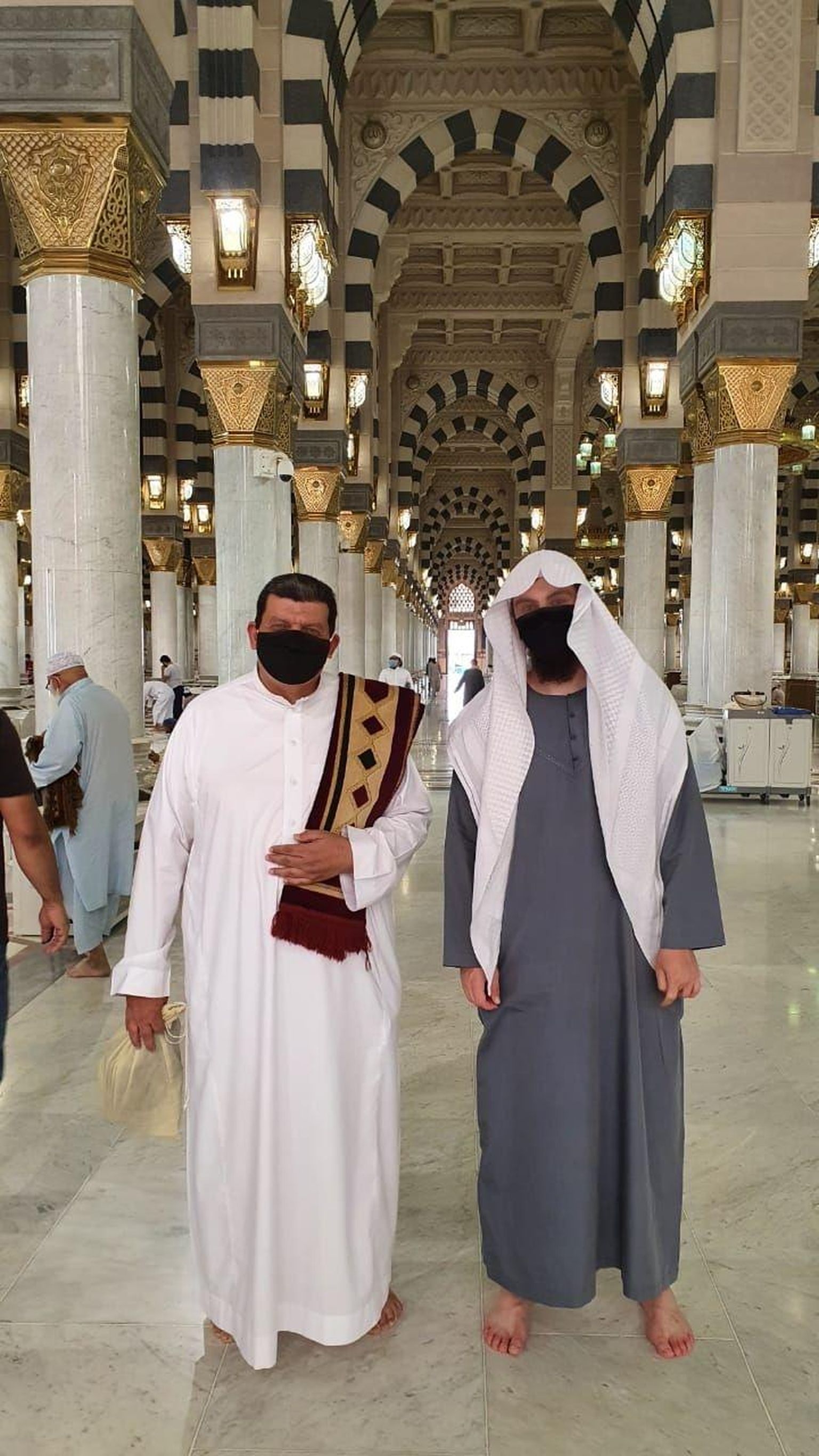 Sergei (paremal) õpingute ajal Saudi Araabias Mediinas. 