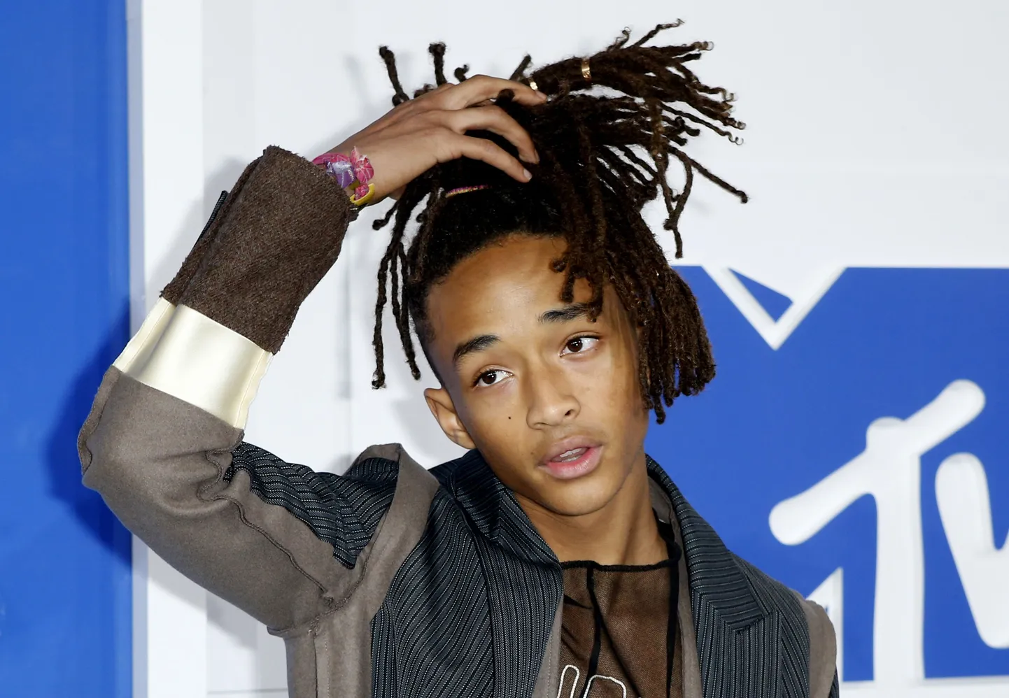 Actor Jaden Smith arrives at the 2016 MTV Video Music Awards in New York, U.S., August 28, 2016.  REUTERS/Eduardo Munoz