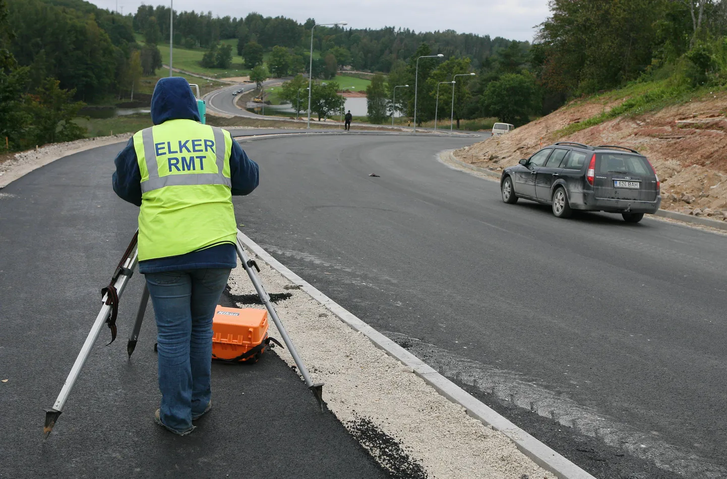 Karksi ürgorus kulgev tee on senisest laiem ja vaade avaram.