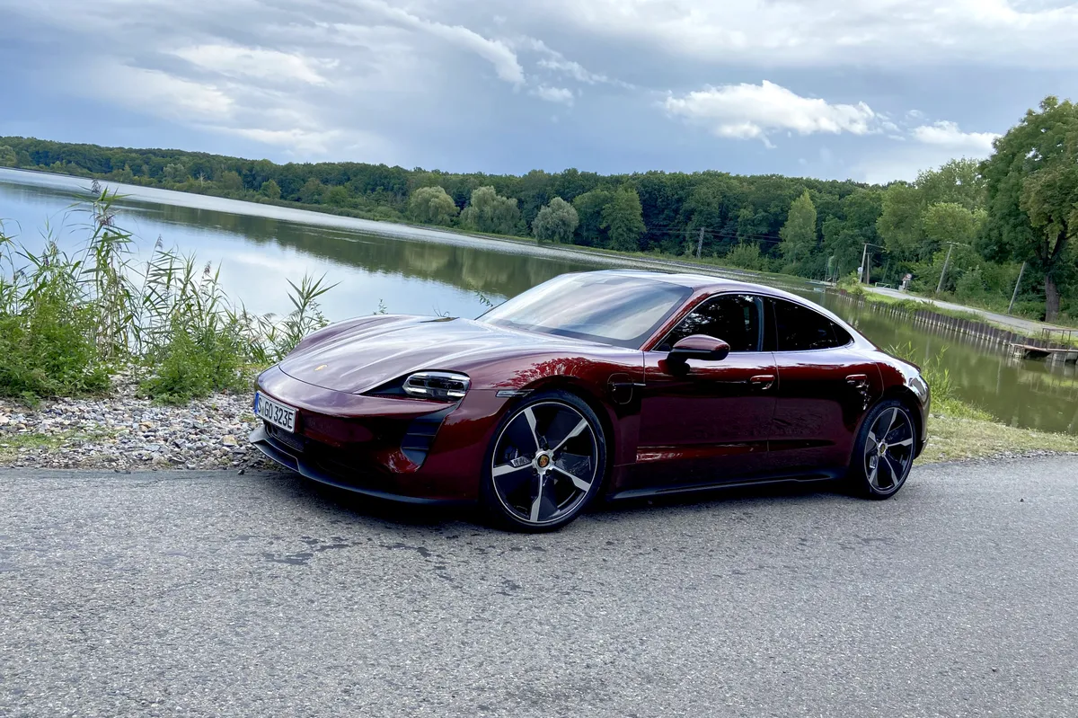 Porsche Taycan un Taycan Turbo Cross Turismo