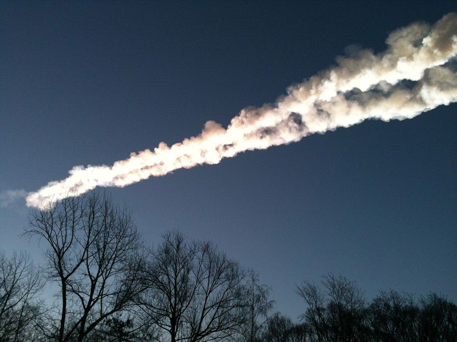 Meteoori valge saba Tšeljabinski oblastis.