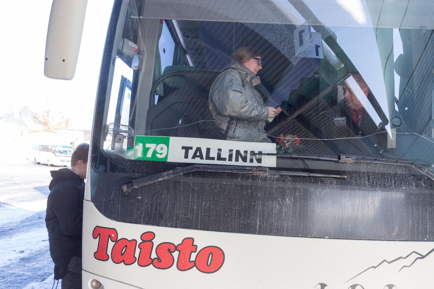 Viljandi-Tallinn buss
