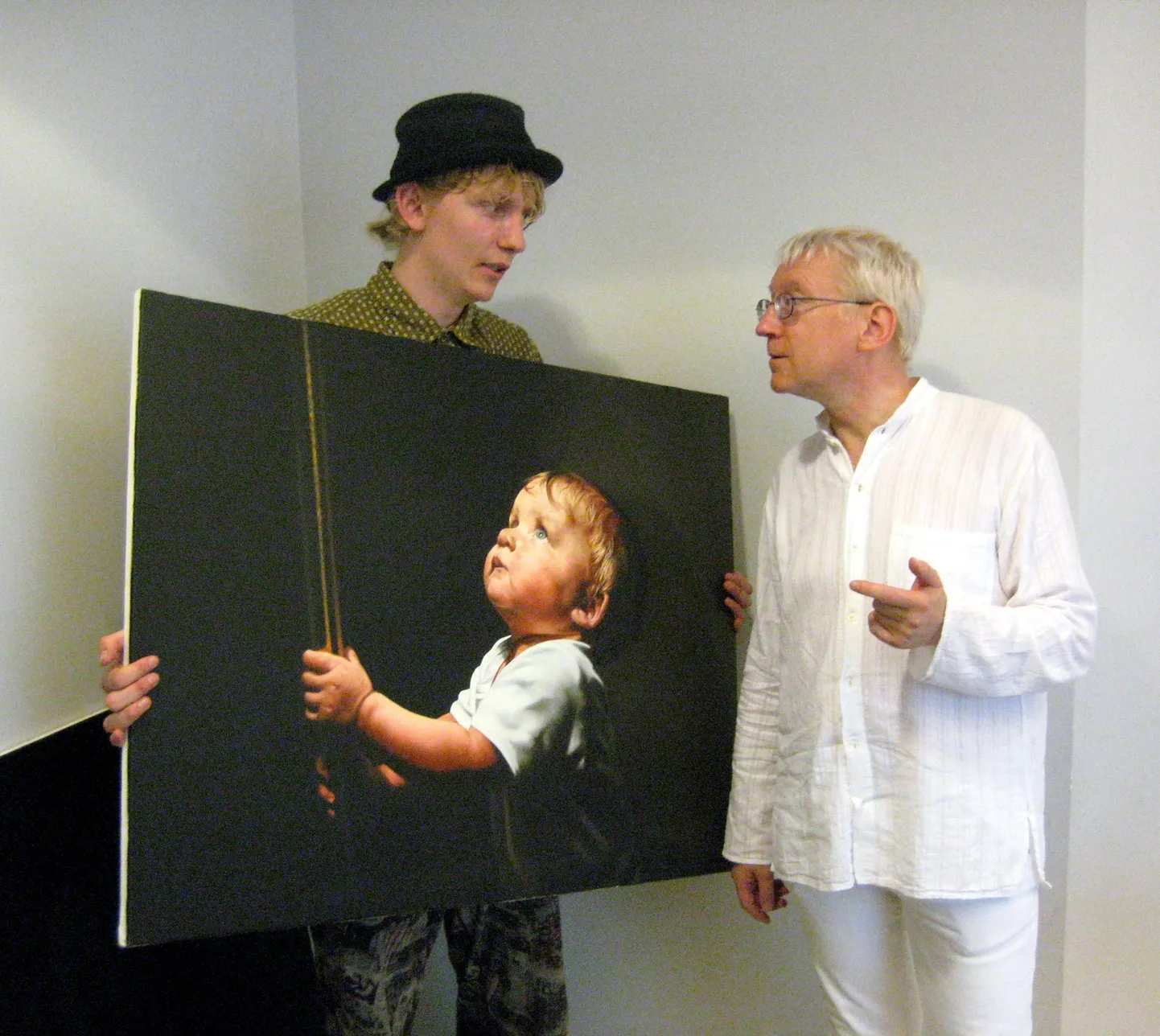 Linnar Priimägi (paremal) Paul Sontagile: «Ma sain kohe aru, et te kunstnik olete! Kunstnikud käivad alati halvasti riides.»