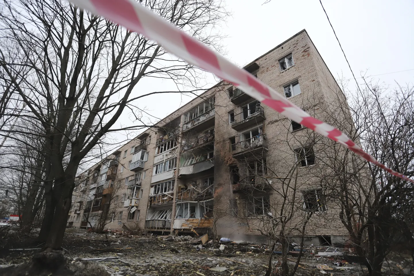 Последствия удара беспилотника, Санкт-Петербург, Пискаревский проспект, 2 марта 2024 года.